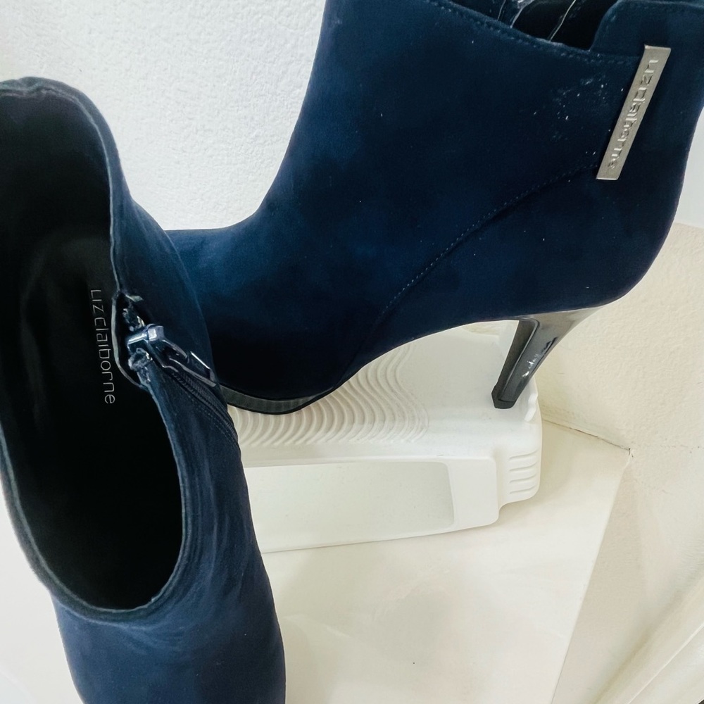New Liz  Claiborne booties.  Size 6